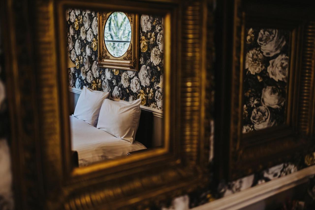 Brook Hall Hotel 切尔德桑顿 外观 照片