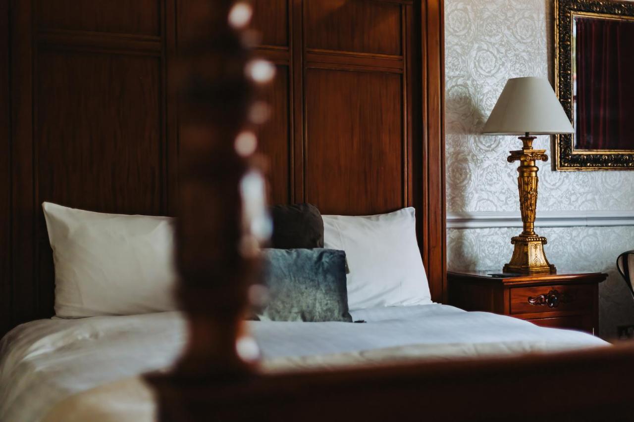Brook Hall Hotel 切尔德桑顿 外观 照片